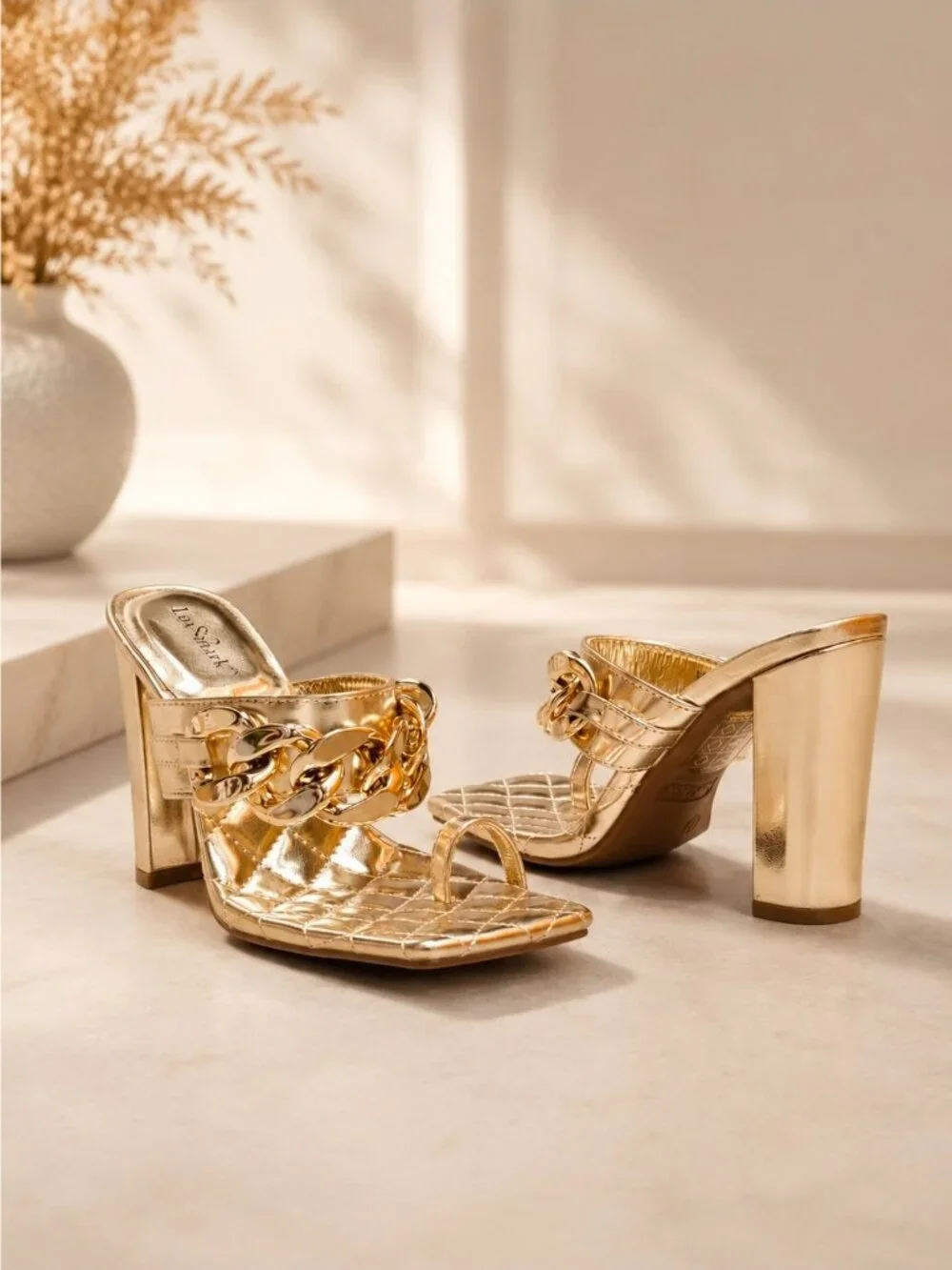 N/A elegant gold